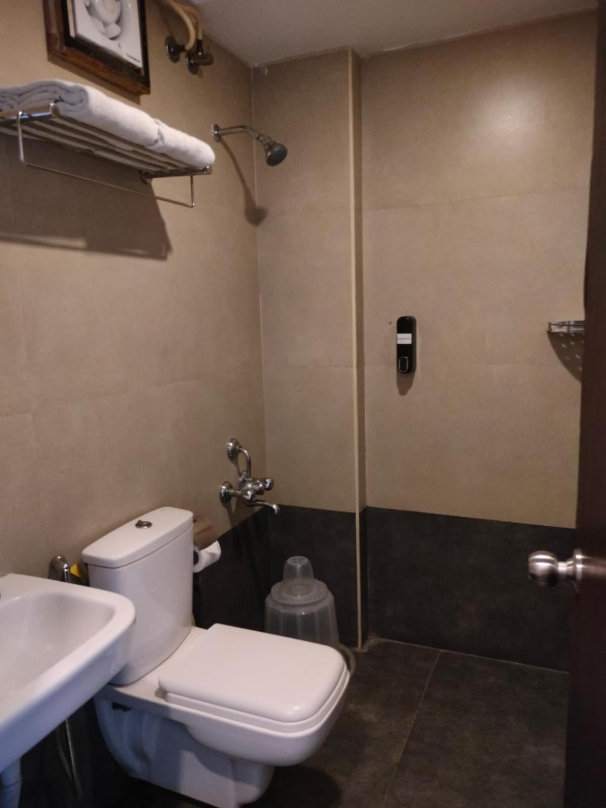 Astra Hotels & Suites - Hsr Layout Sector 1, Near Ecospace Bellandur Bengaluru Kültér fotó