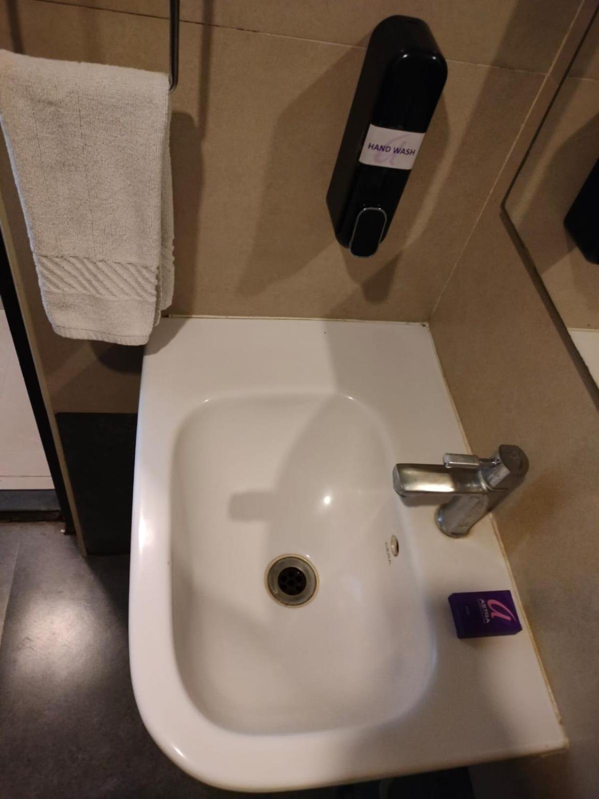 Astra Hotels & Suites - Hsr Layout Sector 1, Near Ecospace Bellandur Bengaluru Kültér fotó
